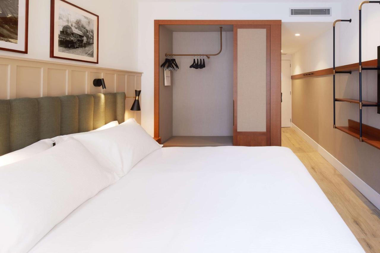 Via Sants Barcelona, Tapestry Collection By Hilton Barcellona